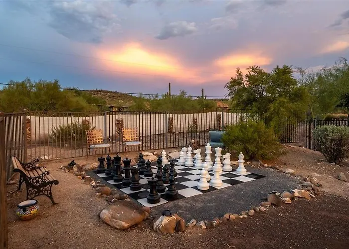 Desert Oasis Pool, Golf, Games Mountain Views * New River