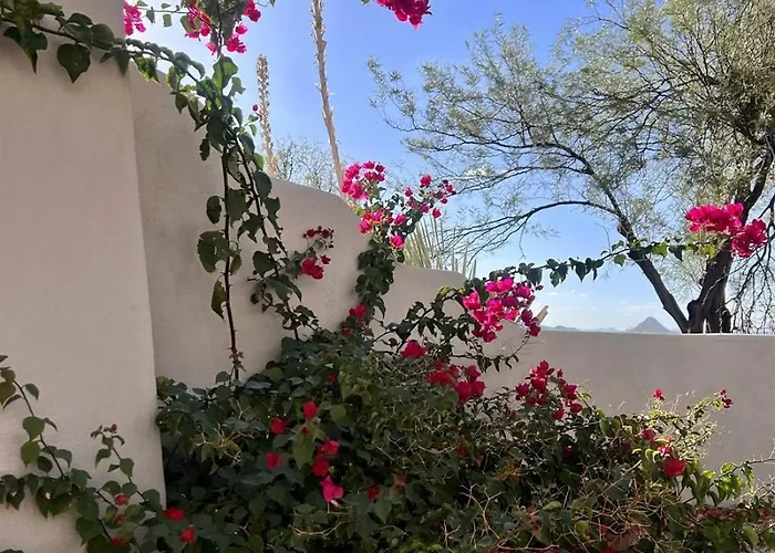Desert Oasis Pool, Golf, Games Mountain Views * New River