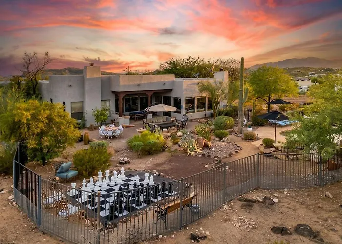 Desert Oasis Pool, Golf, Games Mountain Views Villa *