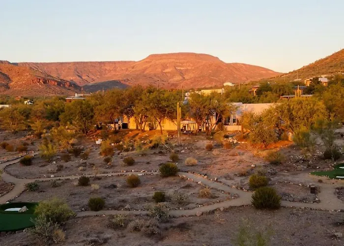 Desert Oasis Pool, Golf, Games Mountain Views Villa *